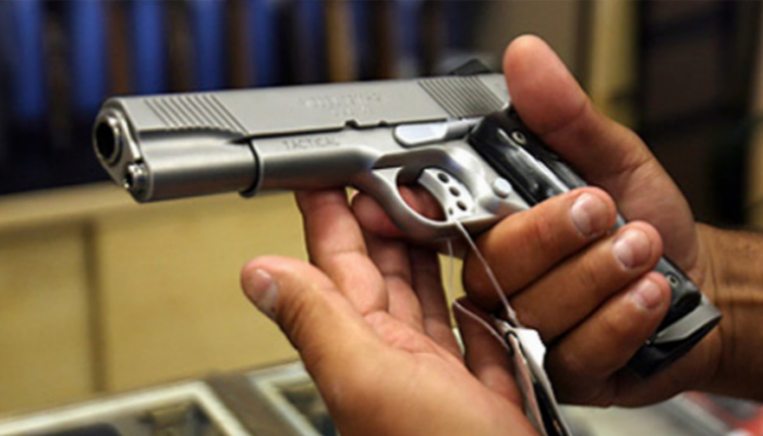 फ्लोरिडा में अध्यापकों को हथियार रखने की अनुमति देने संबंधी विधेयक पारित
