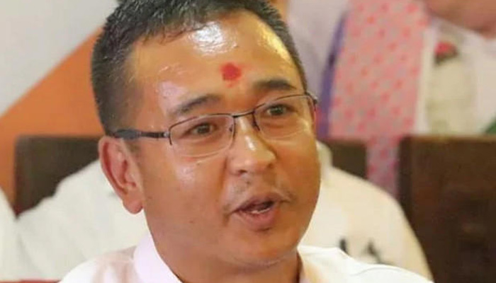 जानिए कौन हैं सिक्किम के नए CM गोले, जिन्होंने चामलिंग की 24 साल की सत्ता को उखाड़ फेंका