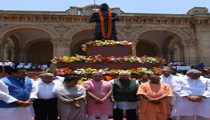 चौधरी चरण सिंह की मूर्ति पर मुख्यमंत्री और राज्यपाल ने माल्यार्पण कर याद किया