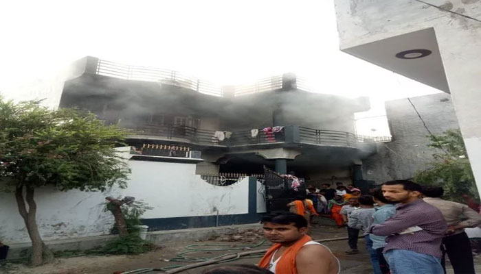 Lucknow: गैस चूल्हे के गोदाम में लगी आग, एक मासूम समेत 5 की मौत