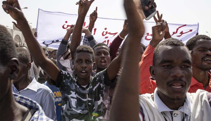 सूडान सेना और प्रदर्शनकारी तीन साल की बदलाव अवधि पर सहमत: जनरल