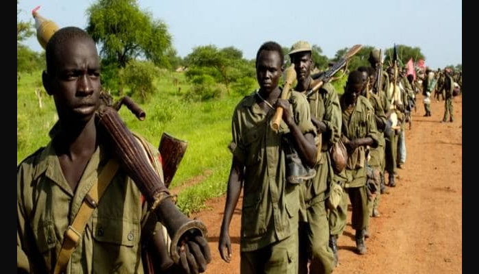 सूडान की सेना ने सड़कों पर अवरोधक हटाए जाने तक वार्ता निलंबित की: प्रदर्शनकारी
