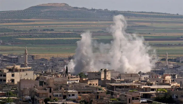 सीरियाई शासन और रूस के हवाई हमलों में 25 नागरिकों की मौत
