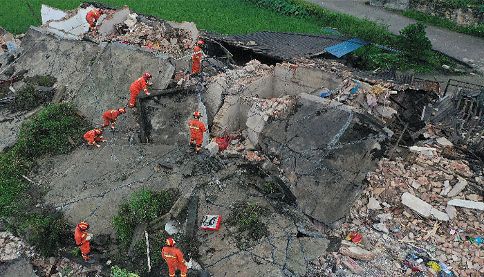 चीन : सिचुआन प्रांत में भूकम्प से 11 लोगों की मौत, 122 घायल