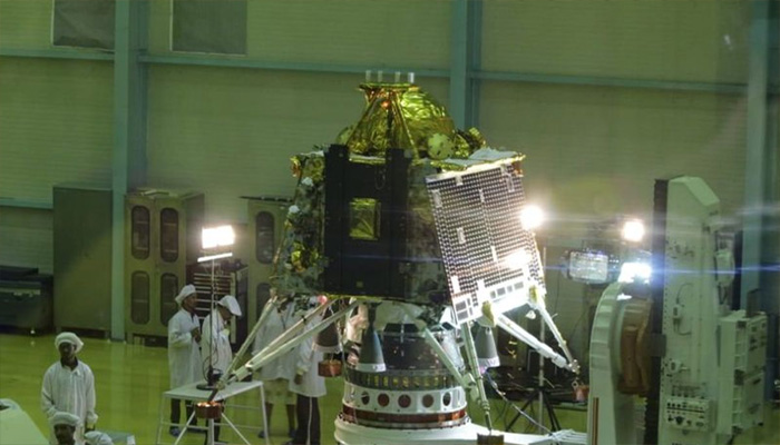 ISRO ने दिखाई चंद्रयान-2 की पहली झलक, 15 जुलाई को भरेगा उड़ान