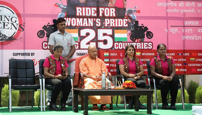 25 देशों की यात्रा करने जा रही बाइकिंग क्वीन टीम को CM योगी ने हरी झंडी दिखाकर किया रवाना