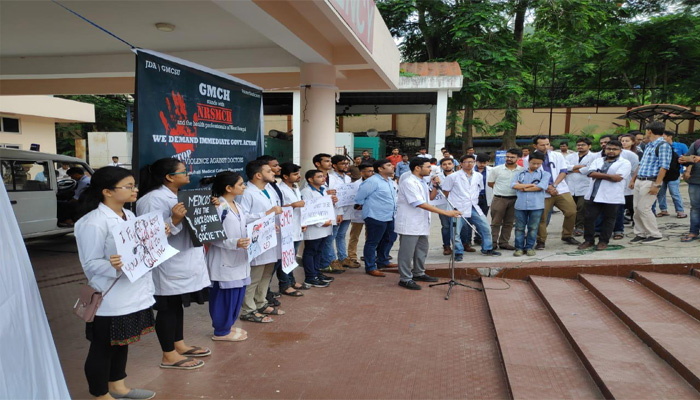 दिल्ली के 18 अस्पतालों में आज भी हड़ताल, मरीजों का हाल बेहाल