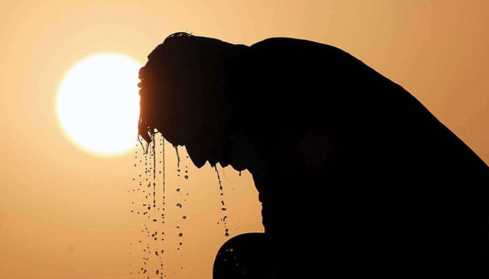 दिल्ली में प्रचंड गर्मी का कहर जारी, रविवार को हो सकती है बारिश