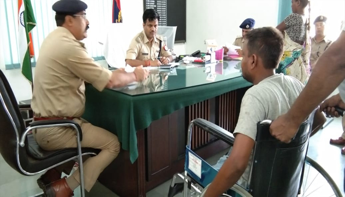 इस पुलिसकर्मी के दरियादिली देख आप भी सैल्यूट करने को हो जाएंगे मजबूर