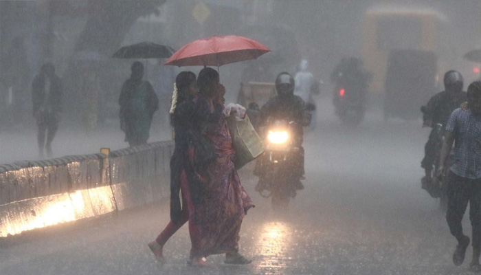 मानसून ने पकड़ी रफ्तार, 10 राज्यों को किया कवर, मुंबई में बारिश का अलर्ट