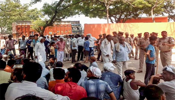 अलीगढ़ रेपकेस: मुस्लिमों पर बरपा गांव के लोगों का गुस्सा, हिन्दू साथी ने बचाई जान