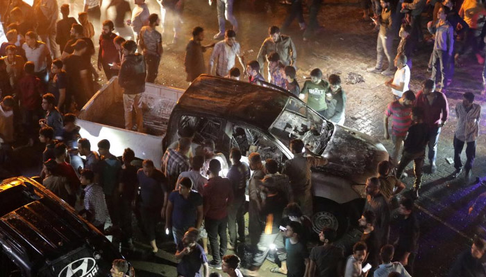 सीरिया में नमाज के दौरान कार बम धमाका, बच्चों समेत 17 लोगों की मौत