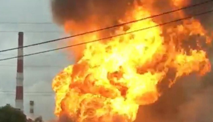 पावर स्टेशन में लगी भीषण आग, 50 मीटर तक उठीं लपटें, देखें दिल दहलाने वाला VIDEO