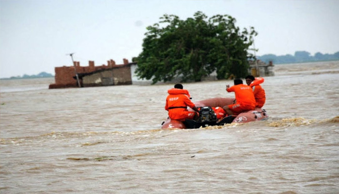 बिहार में बाढ़ बनी आफत, निगली 29 लोगों की जान, कई जिले खतरे में