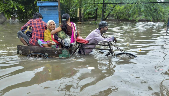 भीषण बारिश का कहर, यूपी, उत्तराखंड व दिल्ली के इन इलाकों में अलर्ट जारी