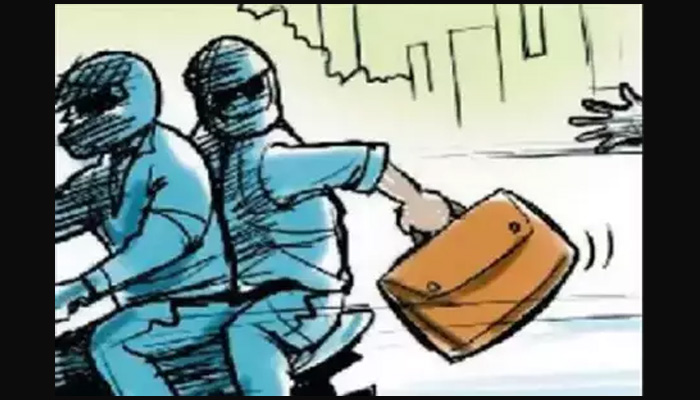 छह शातिर लुटेरों को पुलिस ने दबोचा, लूटे हुए 30 मोबाइल फोन और 6230 रुपए बरामद