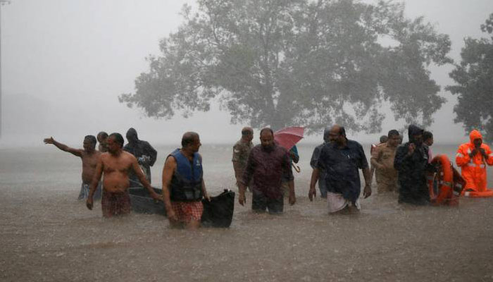 इन राज्यों में बारिश और बाढ़ से मचा हाहाकार, 108 लोगों की मौत