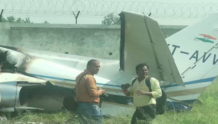अलीगढ़ बड़ा हादसा: प्लेन क्रैश, 4 इंजीनियर समेत 2 पायलट थे सवार