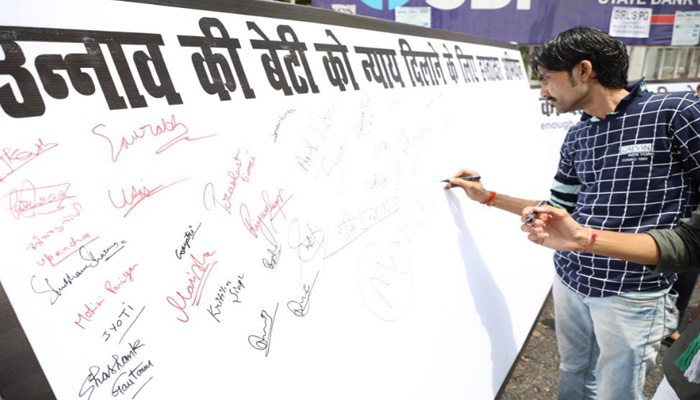 उन्नाव की बेटी को न्याय दिलाने के लिए कांग्रेस पार्टी ने चलाया ‘हस्ताक्षर अभियान’