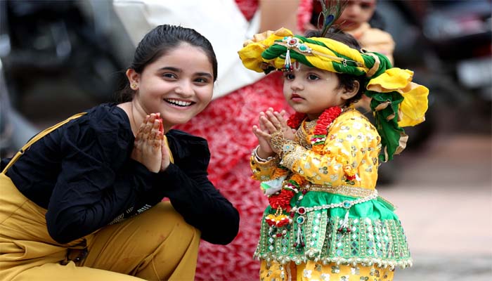 Happy Janmashtami: आज और कल मनाया जाएगा त्यौहार