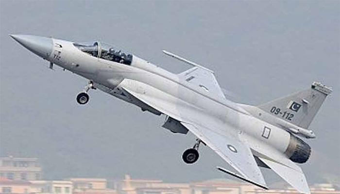 जम्मू-कश्मीर पर बौखलाया पाकिस्तान, लद्दाख के पास तैनात किए JF-17 फाइटर प्लेन