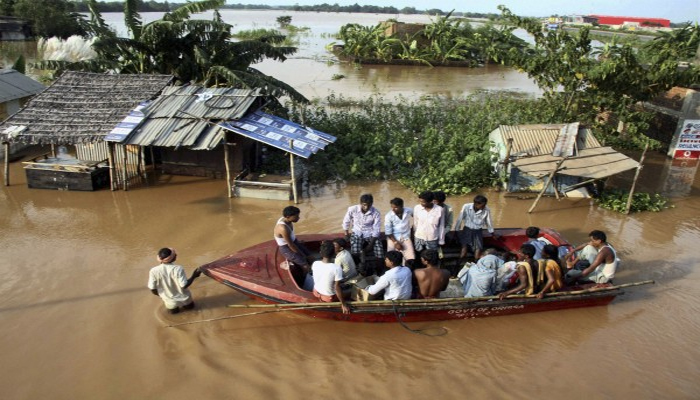 पाकिस्तान ने छोड़ा पानी, भारत में बढ़ गया बाढ़ का खतरा
