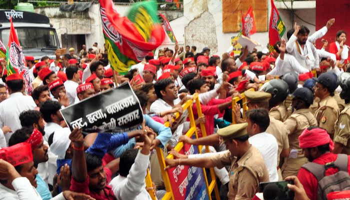 जनता और विपक्ष की आवाज को कुचलना चाहती है बीजेपी सरकार: सपा