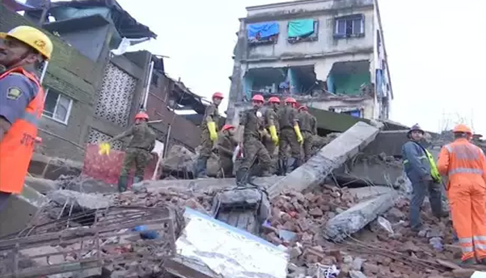 बड़ा हादसा: कुछ मिनटों में ढह गई इमारत, 2 लोगों की मौत और 5 घायल