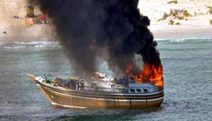 दर्दनाक हादसा: आग में 33 लोगों की चली गई जान, इनके लिए नाव बनी भगवान