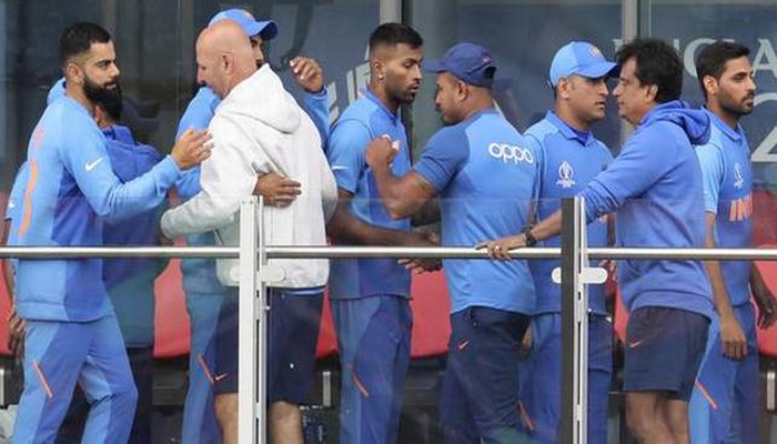 क्रिकेटर का निधन: शोक में डूबी पूरी भारतीय क्रिकेट टीम, बनाए हैं ये रिकॉर्ड
