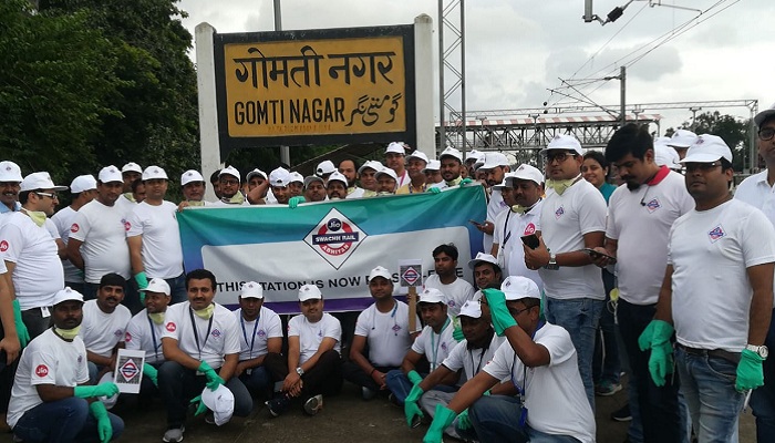 जियो कर्मचारी ‘जियो स्वच्छ रेल अभियान’ से जुड़े, 900 स्टेशनों पर शुरू हुआ अभियान