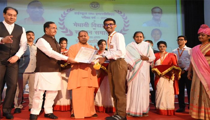 सीएम योगी ने सहारनपुर में 450 करोड़ की परियोजनाओं का किया शिलान्यास
