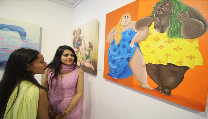 अलीगंज स्थित आर्ट गैलरी में वयम नामक प्रदर्शनी का हुआ आयोजन, देखें तस्वीरें