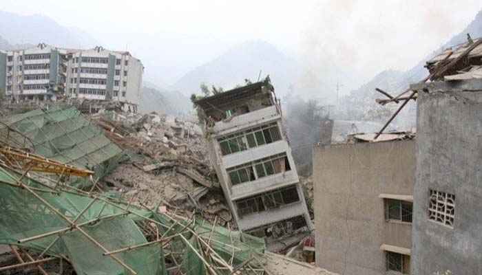 खतरनाक भूकंप ने यहां मचाई भीषण तबाही, घर छोड़कर भागे लोग, कई जमीन में दबे