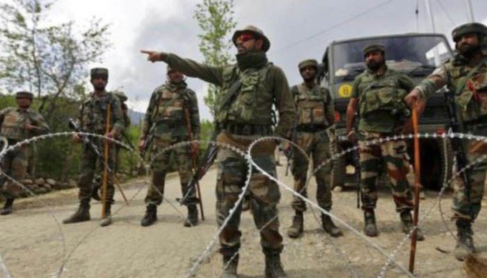 ग्रेनेड हमले से दहला जम्मू-कश्मीर: 10 लोग घायल, सेना ने संभाला मोर्चा