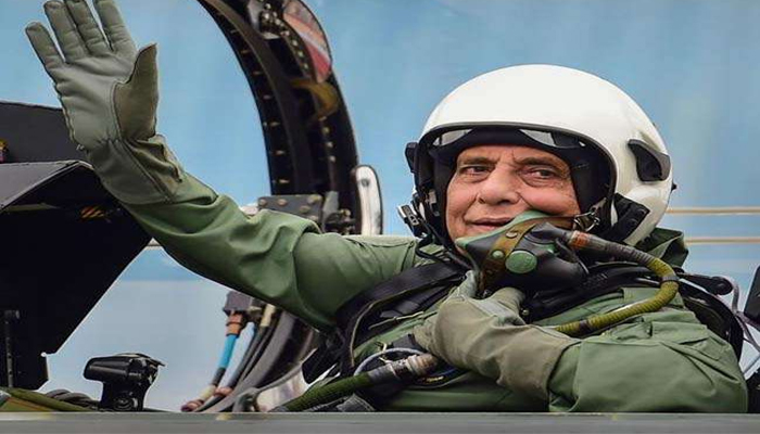 दशहरा पर देश को बड़ा तोहफा देने वाले हैं रक्षा मंत्री राजनाथ सिंह