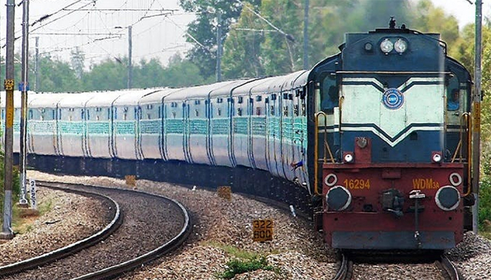 रेलवे ने दिया बड़ा झटका! दिवाली बाद बंद होंगी 14 ट्रेनें, अगले साल तक करना होगा इंतजार