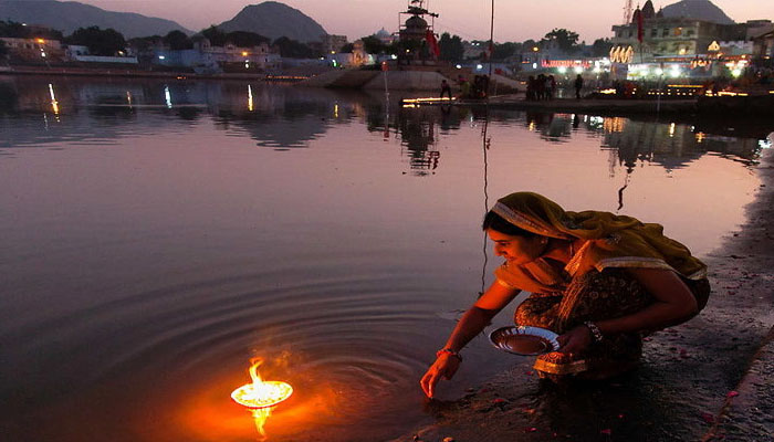 इस दिन से शुरू हो रहा है कार्तिक मास, न करें ये काम, पूण्य कमाकर करें जाएं ईश्वर के पास