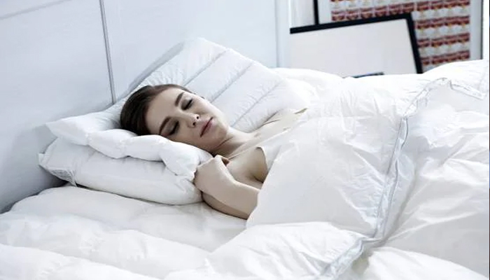 अगर आप भी सोते हैं इतनी देर, तो हो सकती है आपको ये गंभीर बीमारी