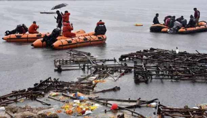 बड़ा हादसा छठ पूजा पर, अचानक नाव पलटने से 6 लोग डूबे