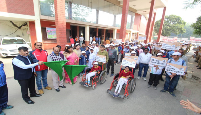 सड़क सुरक्षा सप्ताह के अंतर्गत परिवहन विभाग द्वारा दिव्यांग तथा अन्य स्कूल के बच्चों द्वारा वाकथान का आयोजन किया गया