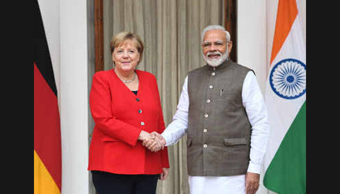 भारत-जर्मनी के बीच हुए दो समझौतें, चांसलर एंजेला को पीएम ने दिया ये गिफ्ट