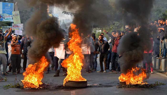 CAA: विरोध की आग में जला तहजीब का शहर, जानें दिनभर कहां क्या हुआ?