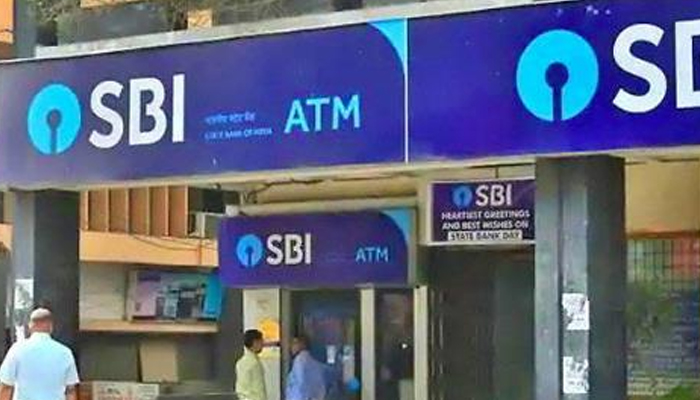 सावधान SBI ग्राहकों: ऐसे होगा ATM से कैश विड्रॉल, नए साल से बदलेगा ये नियम