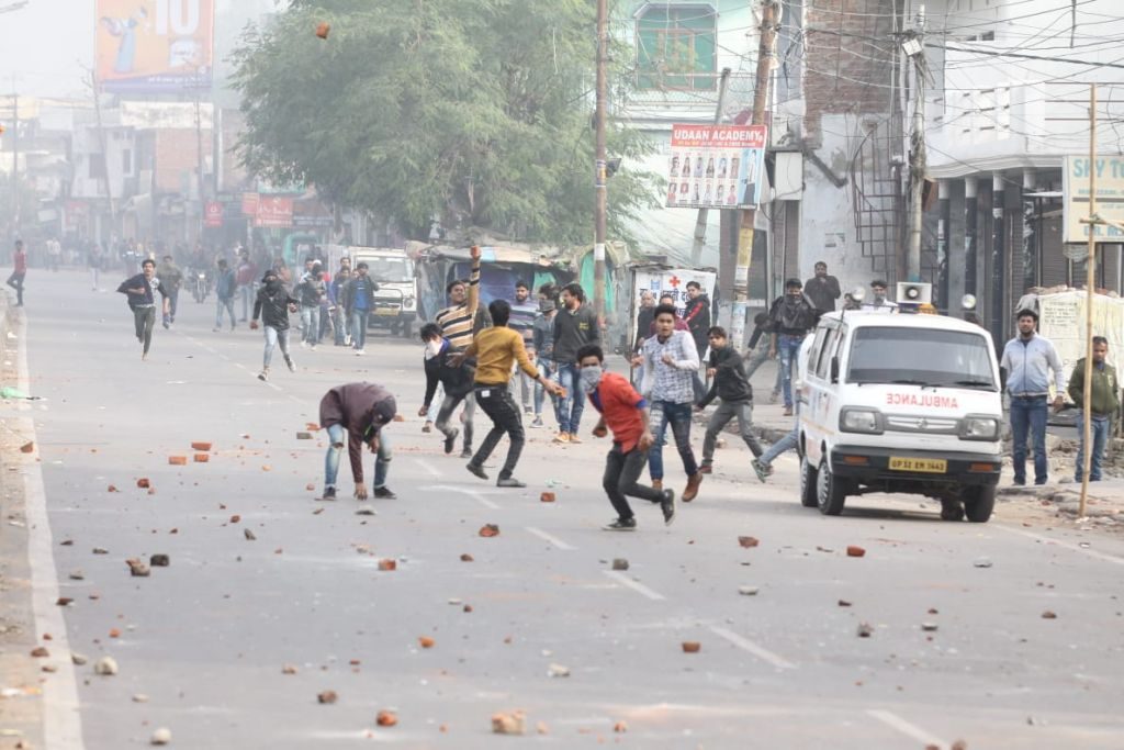 इस पर्चे ने भड़काई हिंसा: नवाबों के शहर को जला कर रख दिया 