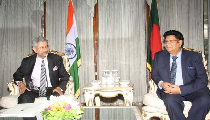 नागरिकता बिल पर भड़के मुस्लिम देश, बांग्लादेश के विदेश मंत्री ने रद्द किया भारत दौरा