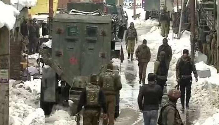 कश्मीर: सेना और आतंकियों में भीषण मुठभेड़, जैश कमांडर समेत 3 आतंकी ढेर