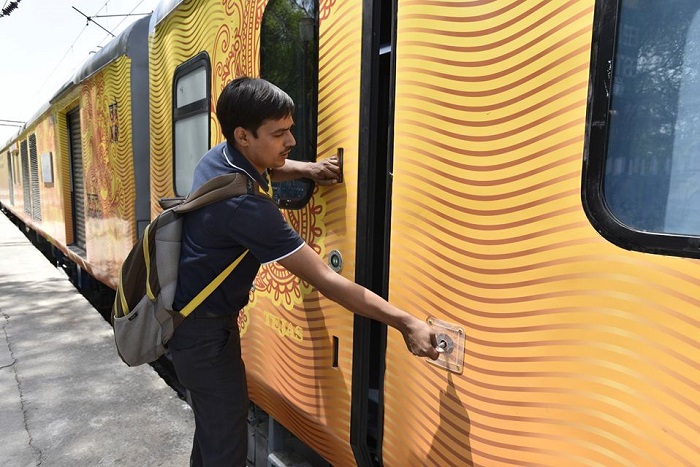 अहमदाबाद-मुंबई रेलमार्ग पर चलेगी दूसरी तेजस एक्सप्रेस