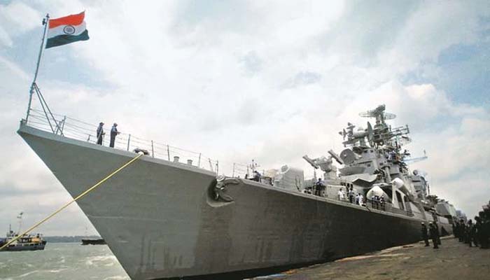 US-IRAN जंग के बीच भारतीय नौसेना ने तैनात किये जंगी जहाज