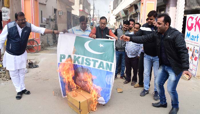 पाकिस्तान में हिन्दू लड़की के धर्मान्तरण पर भारतीयों ने ऐसे दर्ज कराया विरोध